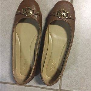 michael Kors: Flats